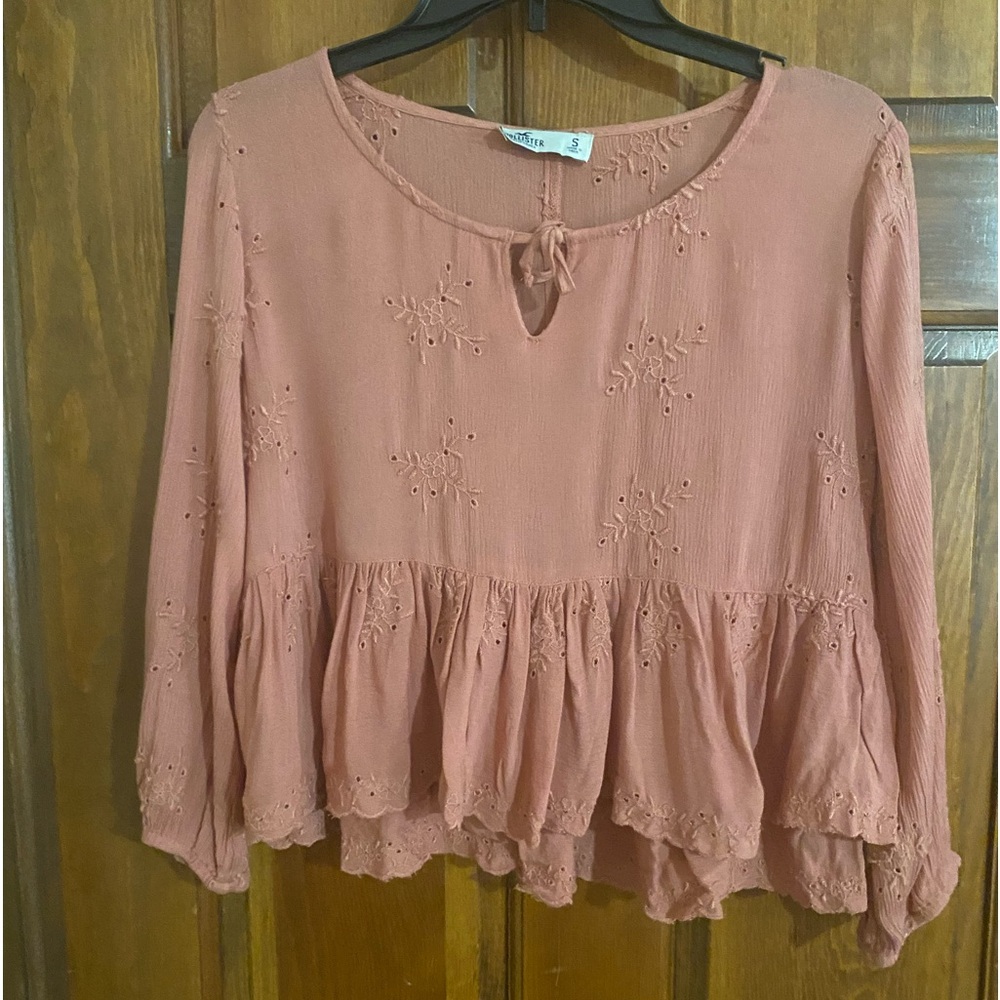 Hollister Boho Crop Peplum Blouse Rose with embroidered flowers Small
